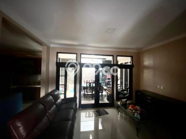 Rumah Strategis Minimalis Lb 147m2 di Buah Batu, Bandung Rumah Strategis Minimalis Lb 147m2 di Buah Batu, Bandung