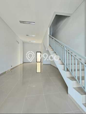 KAWASAN BISNIS! Ruko Kawasan Summarecon Bandung, Luas 213m², Akses Utama KAWASAN BISNIS! Ruko Kawasan Summarecon Bandung, Luas 213m², Akses Utama