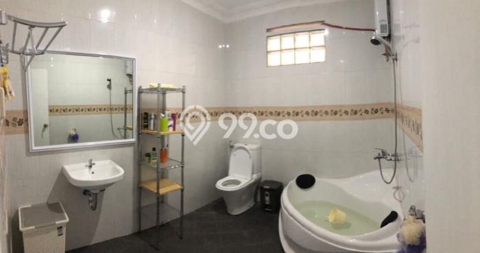 Disewakan! Rumah 3 Kamar Tidur &
3 Kamar Mandi di Burangrang, Bandung Disewakan! Rumah 3 Kamar Tidur &
3 Kamar Mandi di Burangrang, Bandung