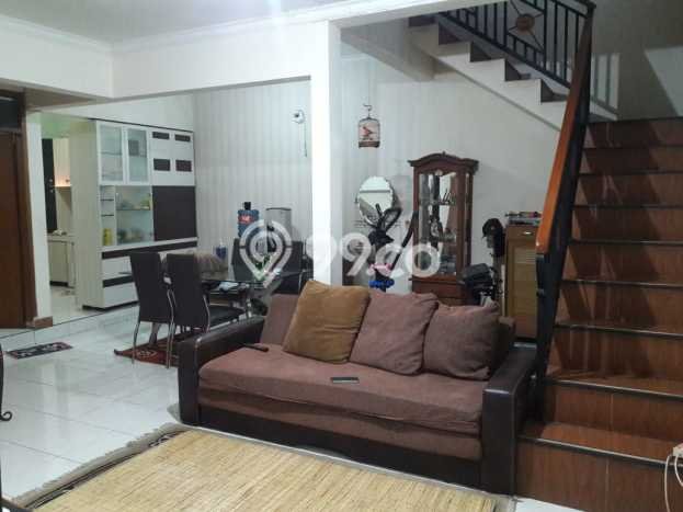 Rumah Strategis Modern Lb 220m2 di Cimahi Utara, Cimahi Rumah Strategis Modern Lb 220m2 di Cimahi Utara, Cimahi