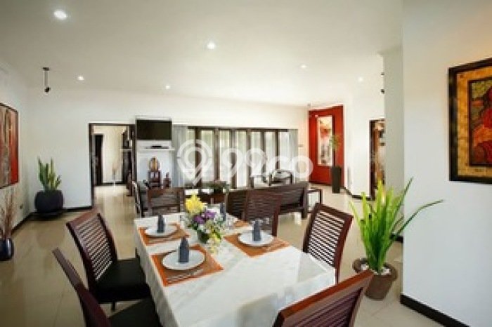 LOKASI STRATEGIS! Vila Kawasan , Luas 3390m2m², Akses ke pusat umum LOKASI STRATEGIS! Vila Kawasan , Luas 3390m2m², Akses ke pusat umum