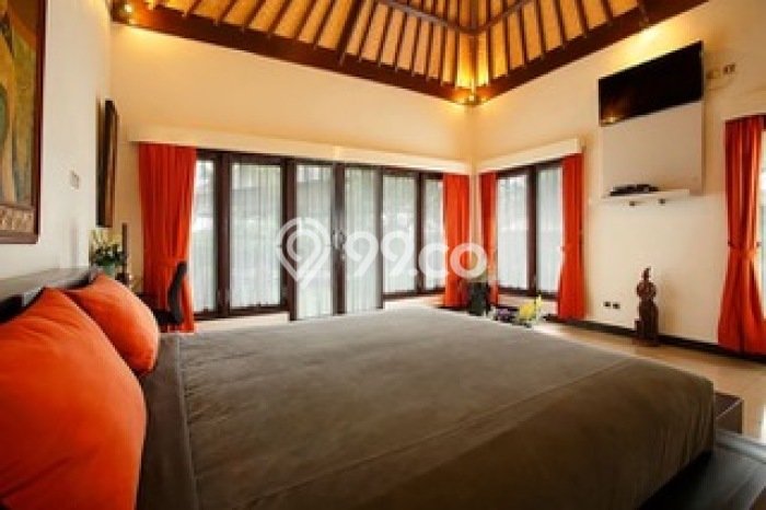 LOKASI STRATEGIS! Vila Kawasan , Luas 3390m2m², Akses ke pusat umum LOKASI STRATEGIS! Vila Kawasan , Luas 3390m2m², Akses ke pusat umum