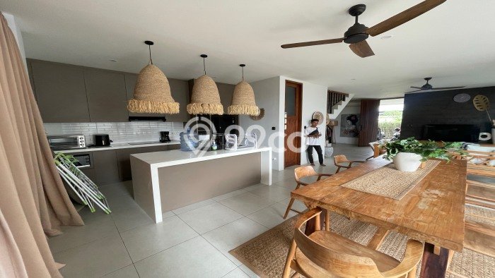 Hunian Bagus Disewakan di canggu, Badung LT 110m2, LB 210m2 Hunian Bagus Disewakan di canggu, Badung LT 110m2, LB 210m2