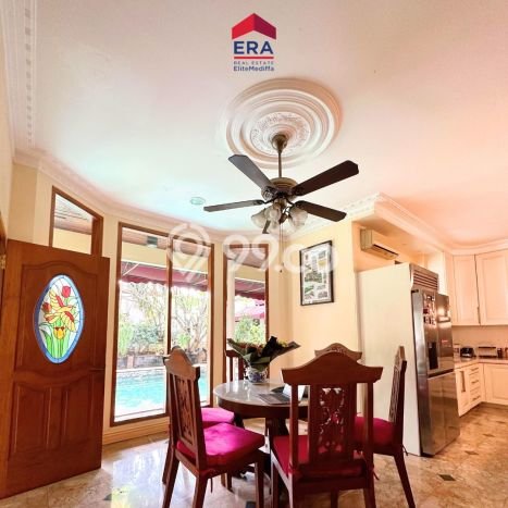 Siap Huni Rumah Mewah 5 Kamar di Jagakarsa Dekat ke Mana Saja Siap Huni Rumah Mewah 5 Kamar di Jagakarsa Dekat ke Mana Saja