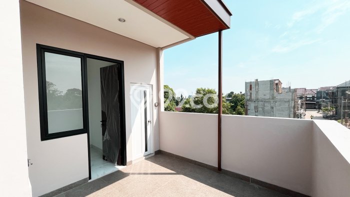 Dijual Rumah Eksklusif 3 KT di Cirendeu, Jakarta Selatan Dijual Rumah Eksklusif 3 KT di Cirendeu, Jakarta Selatan