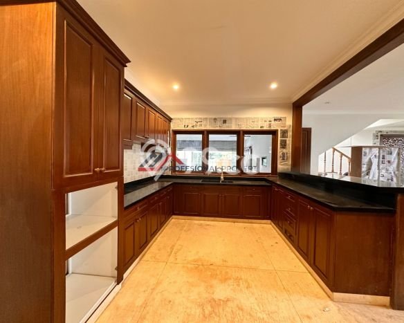 Dijual Rumah Luas Elegan Dengan View Cantik di Lebak Bulus, Jakarta Selatan Dijual Rumah Luas Elegan Dengan View Cantik di Lebak Bulus, Jakarta Selatan