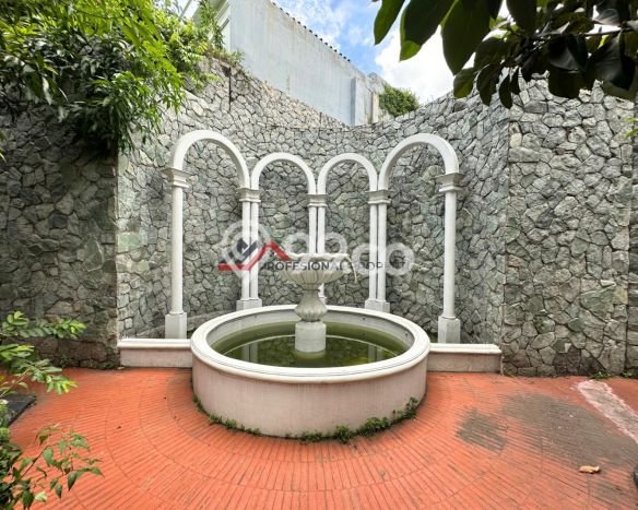 Rumah Elit Modern Tanpa Renovasi di Senayan Jakarta Selatan Rumah Elit Modern Tanpa Renovasi di Senayan Jakarta Selatan