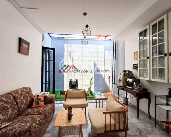 Rumah Elit Modern Siap Huni di Lebak Bulus Jakarta Selatan Rumah Elit Modern Siap Huni di Lebak Bulus Jakarta Selatan