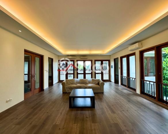 Rumah Eksklusif Dijual LT 1975m2 di Cilandak, Jakarta Selatan Rumah Eksklusif Dijual LT 1975m2 di Cilandak, Jakarta Selatan