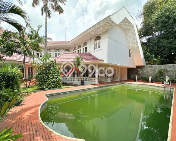 Rumah Elit Modern Tanpa Renovasi di Senayan Jakarta Selatan Rumah Elit Modern Tanpa Renovasi di Senayan Jakarta Selatan