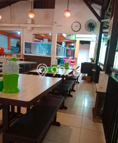 Komersial Lokasi Strategis di Semarang Tengah, Luas 135m2m², Jalan Utama Komersial Lokasi Strategis di Semarang Tengah, Luas 135m2m², Jalan Utama