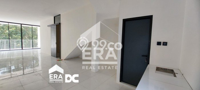 LOKASI STRATEGIS! Ruko Disewakan di Semarang Barat, Luas 230m², Lokasi Niaga LOKASI STRATEGIS! Ruko Disewakan di Semarang Barat, Luas 230m², Lokasi Niaga