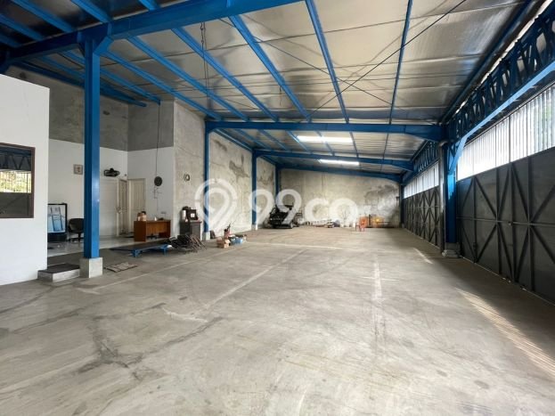 Komersial disewakan lokasi strategis Semarang Tengah Semarang 300m2 Komersial disewakan lokasi strategis Semarang Tengah Semarang 300m2