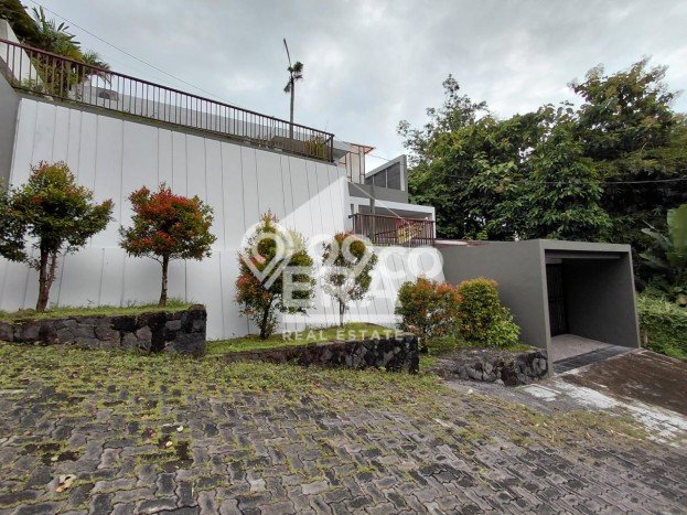 Rumah Bagus Siap Pakai Di Gajah Mungkur Luas 300m2 Lokasi Strategis Rumah Bagus Siap Pakai Di Gajah Mungkur Luas 300m2 Lokasi Strategis