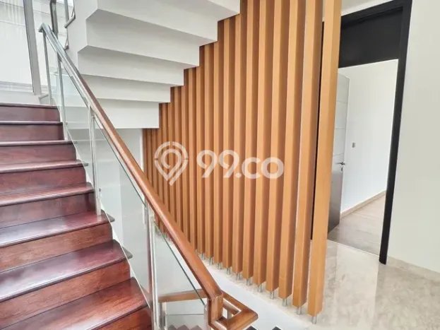 Rumah Elit Modern Tanpa Renovasi di Golf Island Jakarta Utara Rumah Elit Modern Tanpa Renovasi di Golf Island Jakarta Utara