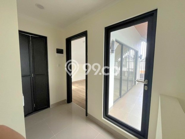 Rumah Mewah LB 144m2 Siap Pakai Desain Elegan di Summarecon Serpong, Tangerang Rumah Mewah LB 144m2 Siap Pakai Desain Elegan di Summarecon Serpong, Tangerang