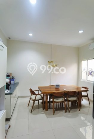 Dijual Rumah Luas Elegan Dengan View Cantik di Gading Serpong, Tangerang Dijual Rumah Luas Elegan Dengan View Cantik di Gading Serpong, Tangerang