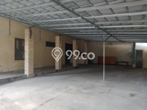 Rumah di , 4 KT, Akses Mudah Fasilitas Umum, Luas 380m2m² LB 300m2m² Rumah di , 4 KT, Akses Mudah Fasilitas Umum, Luas 380m2m² LB 300m2m²