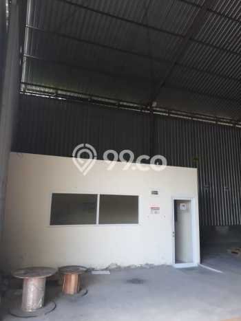 Gudang Siap Pakai di Gatot Subroto, Luas 720m², Lokasi Komersial, Akses Bagus Gudang Siap Pakai di Gatot Subroto, Luas 720m², Lokasi Komersial, Akses Bagus