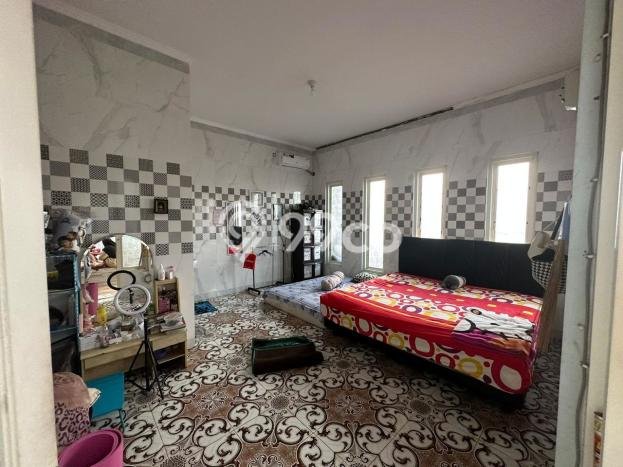 For Sale Rumah 6 Kamar Lokasi Strategis Bagus dan Strategis di Jambangan For Sale Rumah 6 Kamar Lokasi Strategis Bagus dan Strategis di Jambangan