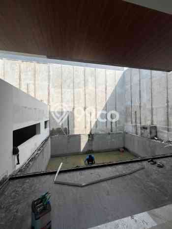 Rumah Elit Modern Tanpa Renovasi di Citraland Surabaya Rumah Elit Modern Tanpa Renovasi di Citraland Surabaya