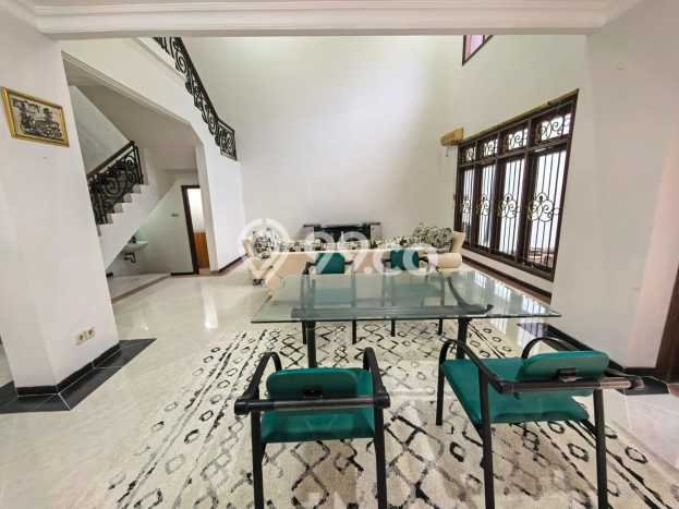 Siap Huni Rumah Mewah 4 Kamar di Dukuh Pakis Dekat ke Mana Pun Siap Huni Rumah Mewah 4 Kamar di Dukuh Pakis Dekat ke Mana Pun