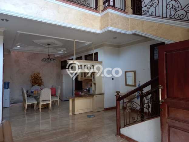 Hunian Mewah Siap Huni LT 486m2 di Genteng, Surabaya Hunian Mewah Siap Huni LT 486m2 di Genteng, Surabaya