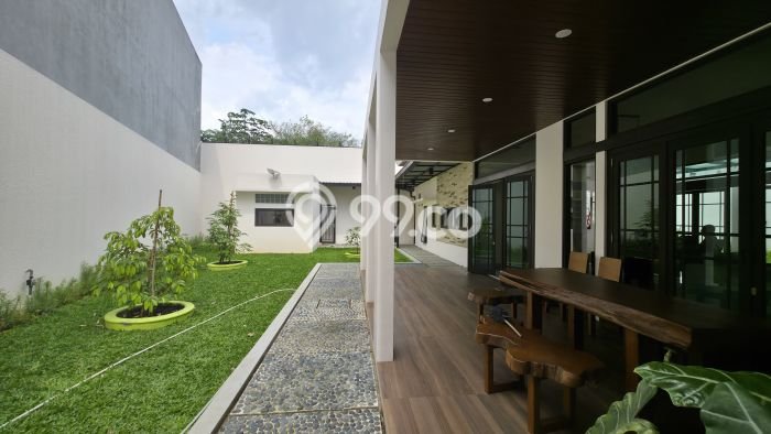 Dijual Rumah Mewah Exclusive di Serpong Utara, Tangerang Selatan Dijual Rumah Mewah Exclusive di Serpong Utara, Tangerang Selatan