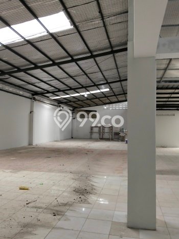 Unit Gudang Disewakan di Holis Cigondewah di Area Ramai & Strategis Unit Gudang Disewakan di Holis Cigondewah di Area Ramai & Strategis