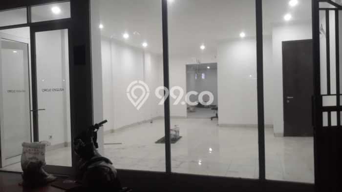 Disewakan Ruko di Kawasan Ramai BSD City Luas 210m2 Disewakan Ruko di Kawasan Ramai BSD City Luas 210m2