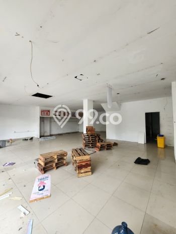 Ruko Disewa di Jakarta Utara dengan LB 400m2 Area Komersial Ramai Ruko Disewa di Jakarta Utara dengan LB 400m2 Area Komersial Ramai