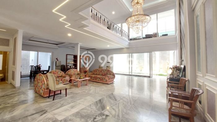 SPECIAL PRICE! Rumah Strategis di Gatot Subroto, LT 600m2m² Bangunan 750m2m² SPECIAL PRICE! Rumah Strategis di Gatot Subroto, LT 600m2m² Bangunan 750m2m²