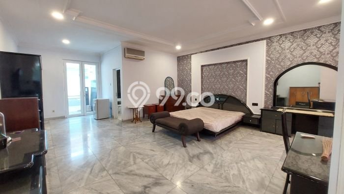 SPECIAL PRICE! Rumah Strategis di Gatot Subroto, LT 600m2m² Bangunan 750m2m² SPECIAL PRICE! Rumah Strategis di Gatot Subroto, LT 600m2m² Bangunan 750m2m²