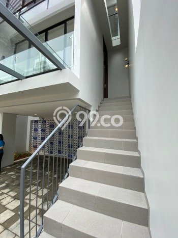 Rumah Mewah Dijual LT 112m2 di Ciputat Timur, Tangerang Selatan Rumah Mewah Dijual LT 112m2 di Ciputat Timur, Tangerang Selatan