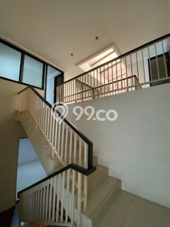 Rumah Elit LB 250m2 Siap Pakai Desain Elegan di Bintaro, Tangerang Selatan Rumah Elit LB 250m2 Siap Pakai Desain Elegan di Bintaro, Tangerang Selatan