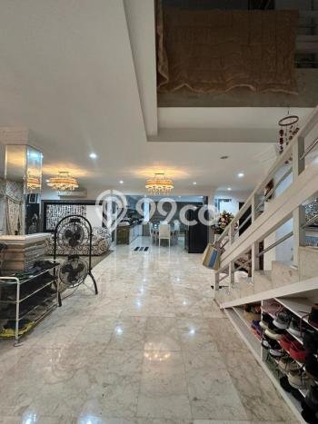Dijual Rumah Mewah Megah Dengan View Eksklusif di Pejaten, Jakarta Selatan Dijual Rumah Mewah Megah Dengan View Eksklusif di Pejaten, Jakarta Selatan