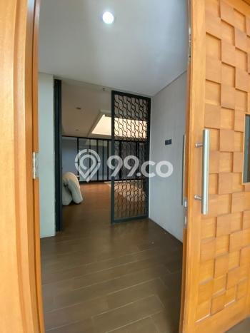 Rumah Elit LB 250m2 Siap Pakai Desain Elegan di Bintaro, Tangerang Selatan Rumah Elit LB 250m2 Siap Pakai Desain Elegan di Bintaro, Tangerang Selatan