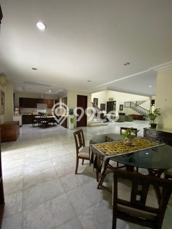 Hunian Elit LB 500m2 Siap Pakai Desain Elegan di Pondok Indah, Jakarta Selatan Hunian Elit LB 500m2 Siap Pakai Desain Elegan di Pondok Indah, Jakarta Selatan