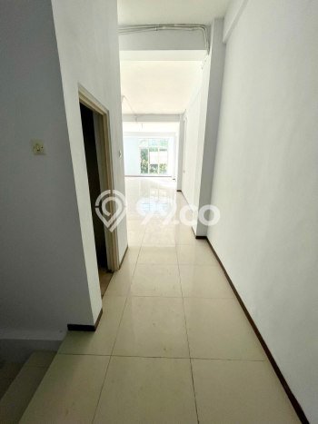 Ruko For Rent di Rungkut, Luas 200m2m², Area Bisnis, Jalan Strategis Ruko For Rent di Rungkut, Luas 200m2m², Area Bisnis, Jalan Strategis