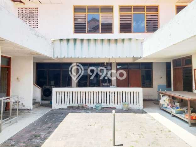 Rumah Idaman Keluarga! Rumah Mewah area Petemon, Surabaya, LT 520m2m² Bangunan 700m2m² Rumah Idaman Keluarga! Rumah Mewah area Petemon, Surabaya, LT 520m2m² Bangunan 700m2m²