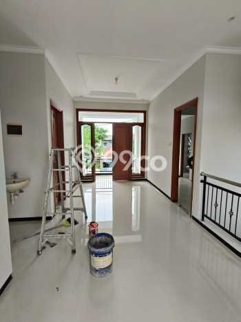 Rumah di Dukuh Kupang, 4 KM, Konsep Modern, Luas 180m2m² LB 250m2m² Rumah di Dukuh Kupang, 4 KM, Konsep Modern, Luas 180m2m² LB 250m2m²