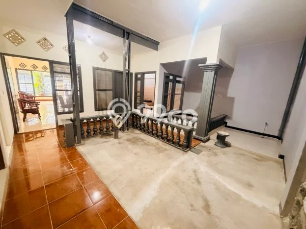 Lokasi strategis! Rumah siap pakai dikontrakkan di Gubeng LB 150m2 Lokasi strategis! Rumah siap pakai dikontrakkan di Gubeng LB 150m2