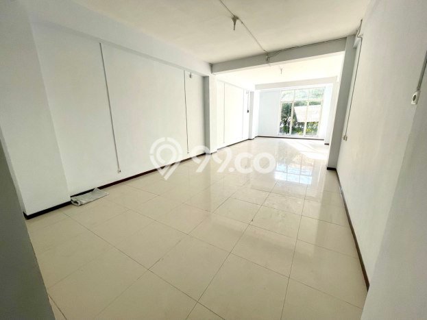 Ruko For Rent di Rungkut, Luas 200m2m², Area Bisnis, Jalan Strategis Ruko For Rent di Rungkut, Luas 200m2m², Area Bisnis, Jalan Strategis