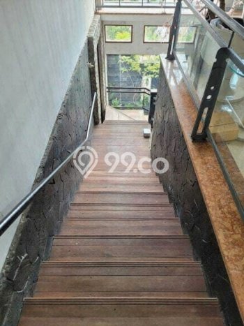 Rumah Elit LB 1000m2 Siap Pakai Desain Elegan di Setra Duta, Bandung Rumah Elit LB 1000m2 Siap Pakai Desain Elegan di Setra Duta, Bandung