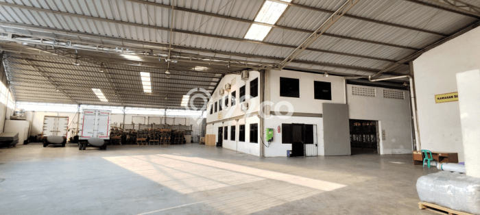 PRIME LOCATION! Gudang di Kopo, Luas 2510m², Kawasan Berkembang, Siap Pakai PRIME LOCATION! Gudang di Kopo, Luas 2510m², Kawasan Berkembang, Siap Pakai