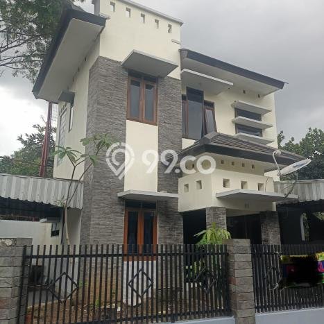 For Sale Rumah 3 Kamar Lokasi Strategis Nyaman dan Strategis di Kiaracondong For Sale Rumah 3 Kamar Lokasi Strategis Nyaman dan Strategis di Kiaracondong