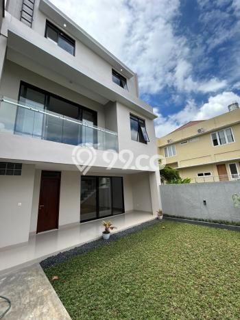 Rumah Mewah Siap Huni LT 166m2 di Coblong, Bandung Rumah Mewah Siap Huni LT 166m2 di Coblong, Bandung