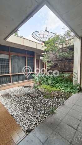 Rumah Mewah LB 215m2 Siap Huni Desain Elegan di Riau, Bandung Rumah Mewah LB 215m2 Siap Huni Desain Elegan di Riau, Bandung