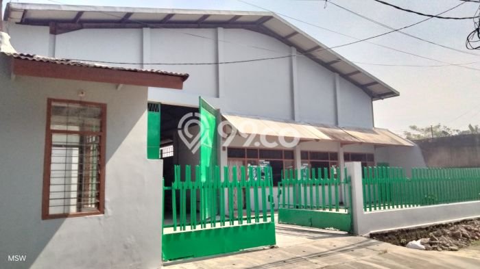 Gudang Kawasan Komersial Kawasan Kopo, Luas 700m², For Rent, Ready Digunakan Gudang Kawasan Komersial Kawasan Kopo, Luas 700m², For Rent, Ready Digunakan