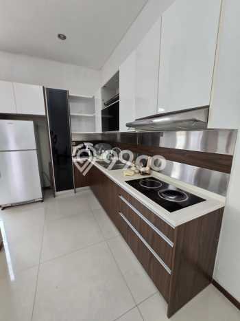 Siap Huni Rumah Mewah 5 Kamar di Cidadap Dekat ke Mana Pun Siap Huni Rumah Mewah 5 Kamar di Cidadap Dekat ke Mana Pun